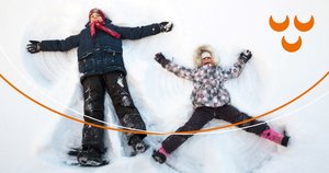2 kinderen in de sneeuw